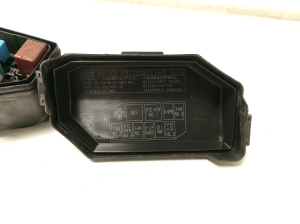 TOYOTA Prius W50 (2015–2020) Kaitsmeplokid 8266047100 - 3