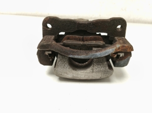TOYOTA Prius W50 (2015–2020) Front brake caliper 4773047060 - 4