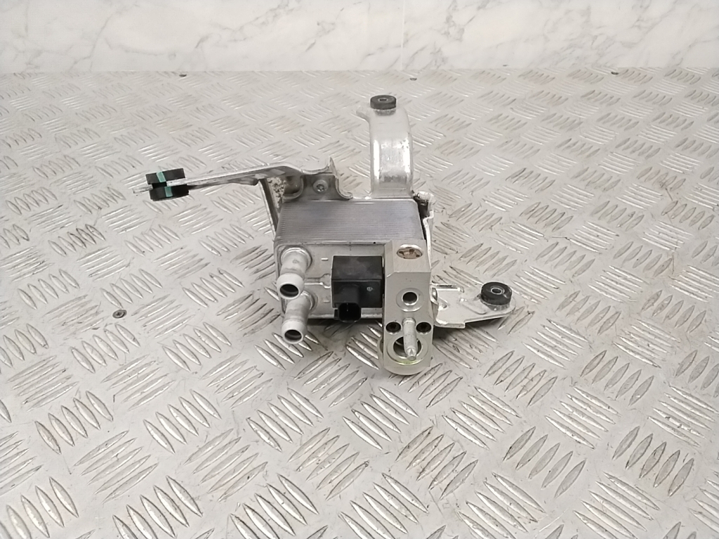 Ford Mustang Mach-E Mach-E (2020–2026) Muu radiaator LJ9H10C708AE Ford Mustang Mach-E Mach-E (2020–2026) Muu radiaator LJ9H10C708AE
