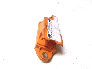Volkswagen Beetle (1998–2011) Airbagsensor 5WK42400 - 2