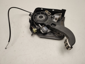   Parking brake pedal  - A2034201784 