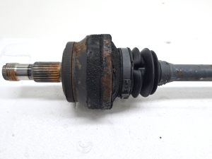 Mercedes Benz E-Class W212 (2009–2015) Tagumine veovõll ja selle osad A2113570091 - 3