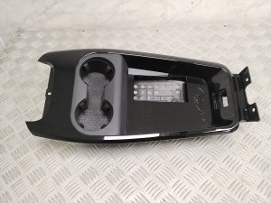 Ford Mustang Mach-E Mach-E (2020–2026) Topsihoidja LJ8BR045P69A - 2