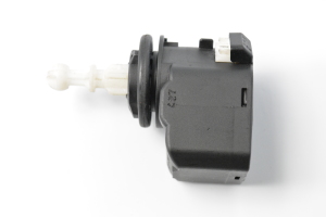 Volkswagen Passat B6 (2005–2010) Scheinwerfer Stellmotor 008830
