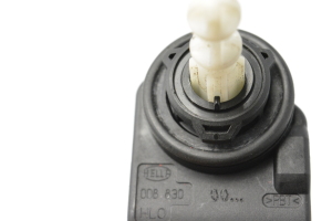 Volkswagen Passat B6 (2005–2010) Scheinwerfer Stellmotor 008830 - 4