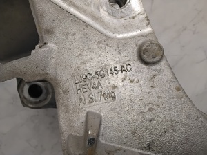 Ford Mustang Mach-E Mach-E (2020–2026) Eesmine alusraam LJ9C5C145AC - 2
