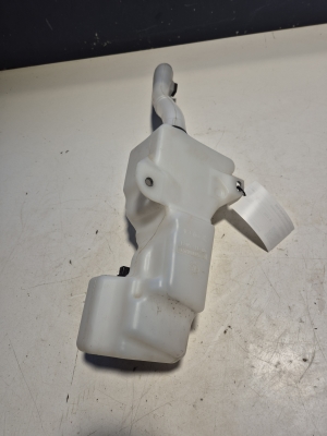 FIAT Panda (2012–2026) Front washer fluid reservoir 52091005 - 2