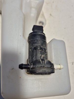 FIAT Panda (2012–2026) Front washer fluid reservoir 52091005 - 3
