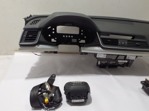 AUDI Q5 (2017–2026) Armaturenbrett 80B857001D - 3