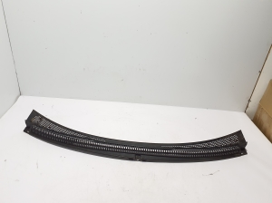   Grille d’auvent (garniture du mécanisme d’essuie-glace)  - 668114330R 
