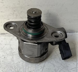 Mercedes Benz CLA-Class W117 (2013–2019) Kütusepump 0261520212 - 2