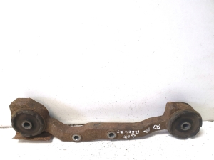 Rear differential bracket - 