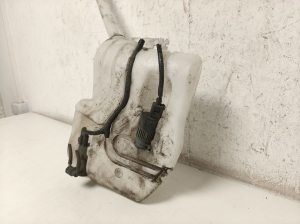 NISSAN Qashqai+2 (2007–2013) Front washer fluid reservoir - 2