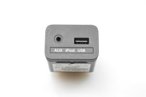 AUX socket - 961103W000
