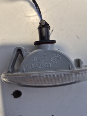 FIAT Panda (2012–2026) Front fender turn signal 51942933 - 3