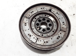   Volant moteur  - 123103802R 