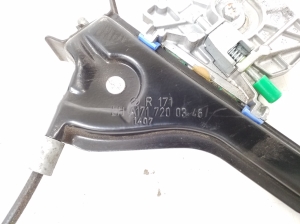 Mercedes Benz SLK-Class 171 (2004–2011) Priekšējo durvju logu pacēlājs A1717200346 - 2