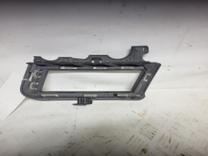 Volkswagen Golf VII (2012–2026) Esikaitseraua udutule katte kinnitus 5G0853212F - 2