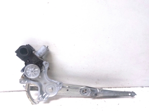 LEXUS RX AGL2 (2015–2022) Aizmugurējo durvju logu pacēlājs 8571048131 - 3