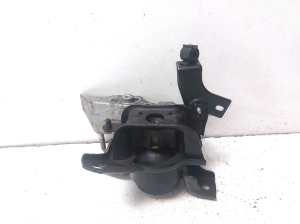 Engine mount