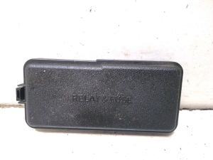 Front fuse box cover - 8266248280