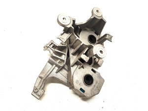 Mercedes Benz EQE V295 (2022–2026) A/C compressor bracket A2978306502 - 5