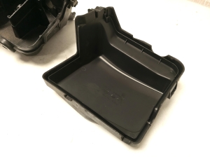 RENAULT Clio IV (2012–2019) Boîtier de boîte à fusibles sous le capot 243804185R - 4