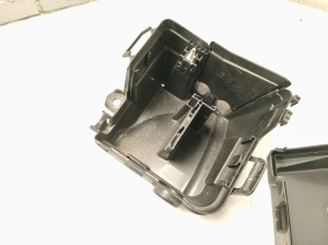 RENAULT Clio IV (2012–2019) Boîtier de boîte à fusibles sous le capot 243804185R - 5