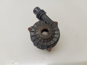 Mercedes Benz S-Class 217 (2013–2026) Auxiliary water pump A0005003000002 - 4