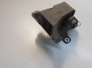 MG, MG 5 I (2020–2026) Engine bracket with mount 10758188 - 4