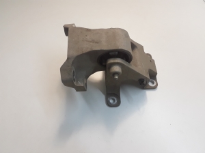 Motorhalter mit Motorlager - 10758188