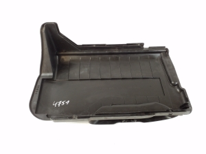 Infiniti Q30 (2015–2018) Battery cover A2465411005 - 3