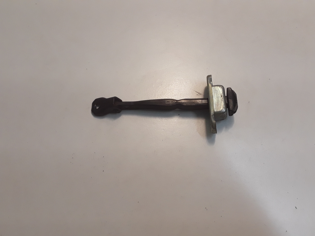 MG, MG 5 I (2020–2026) Rear side door opening limiter 220330 MG, MG 5 I (2020–2026) Rear side door opening limiter 220330