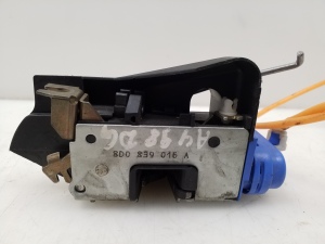 AUDI A4 B5 (1994–2001) Tailgate lock 8D0839016A - 3
