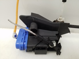 AUDI A4 B5 (1994–2001) Tailgate lock 8D0839016A - 2
