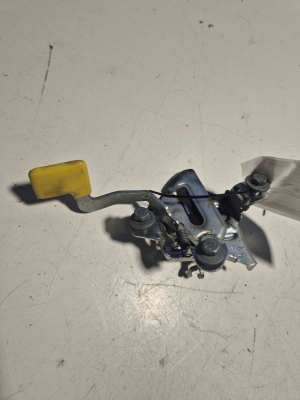   Hood latch  - B60512P23 