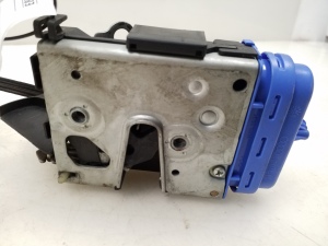 AUDI A4 B5 (1994–2001) Tailgate lock 8D0839015A - 2