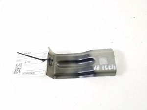 Front fender bracket - 2GA809471