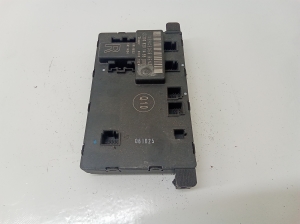 Mercedes Benz C-Class 203 (2000–2007) Front door control unit 2038201485 - 3