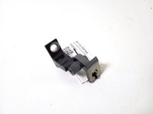 Volkswagen T-Roc (2017–2026) Rear side door lower hinge 8X0831403E - 2
