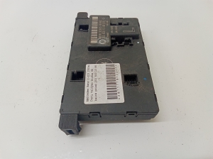 Mercedes Benz C-Class 203 (2000–2007) Front door control unit 2038201385 - 3