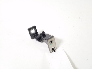 Volkswagen T-Roc (2017–2026) Front door lower hinge 8X0831404E - 2
