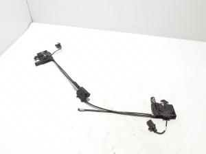   Motora pārsega slēdzene  - 8S0823509 