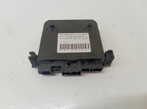 Mercedes Benz C-Class 203 (2000–2007) Front door control unit 2038202185 - 3