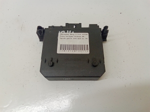 Mercedes Benz C-Class 203 (2000–2007) Front door control unit 2038202185 - 3