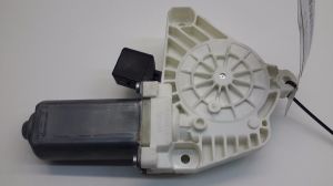   Rear side door window motor 