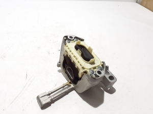 Volkswagen Taigo CS1 (2020–2026) Engine mount 2Q0199262BK - 4