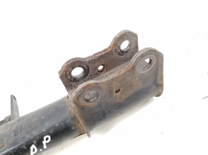 Infiniti Q30 (2015–2018) Front shock absorber A0913204013 - 4