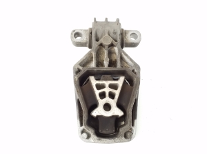 Infiniti Q30 (2015–2018) Engine mount A2462401209 - 3