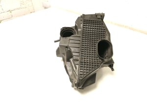   Boîtier de filtre à air  - 165001258R 